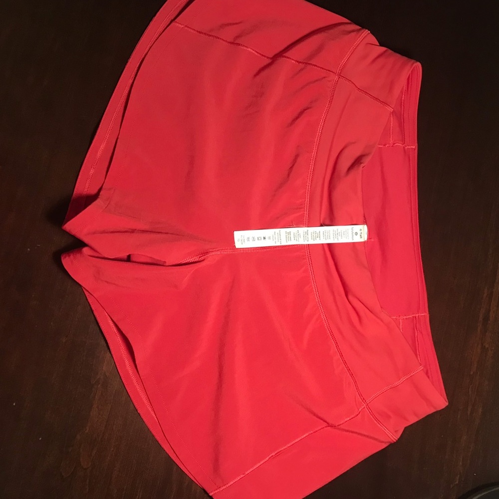 LULULEMON SPEED UP SHORTS - SIZE 6 (TALL)